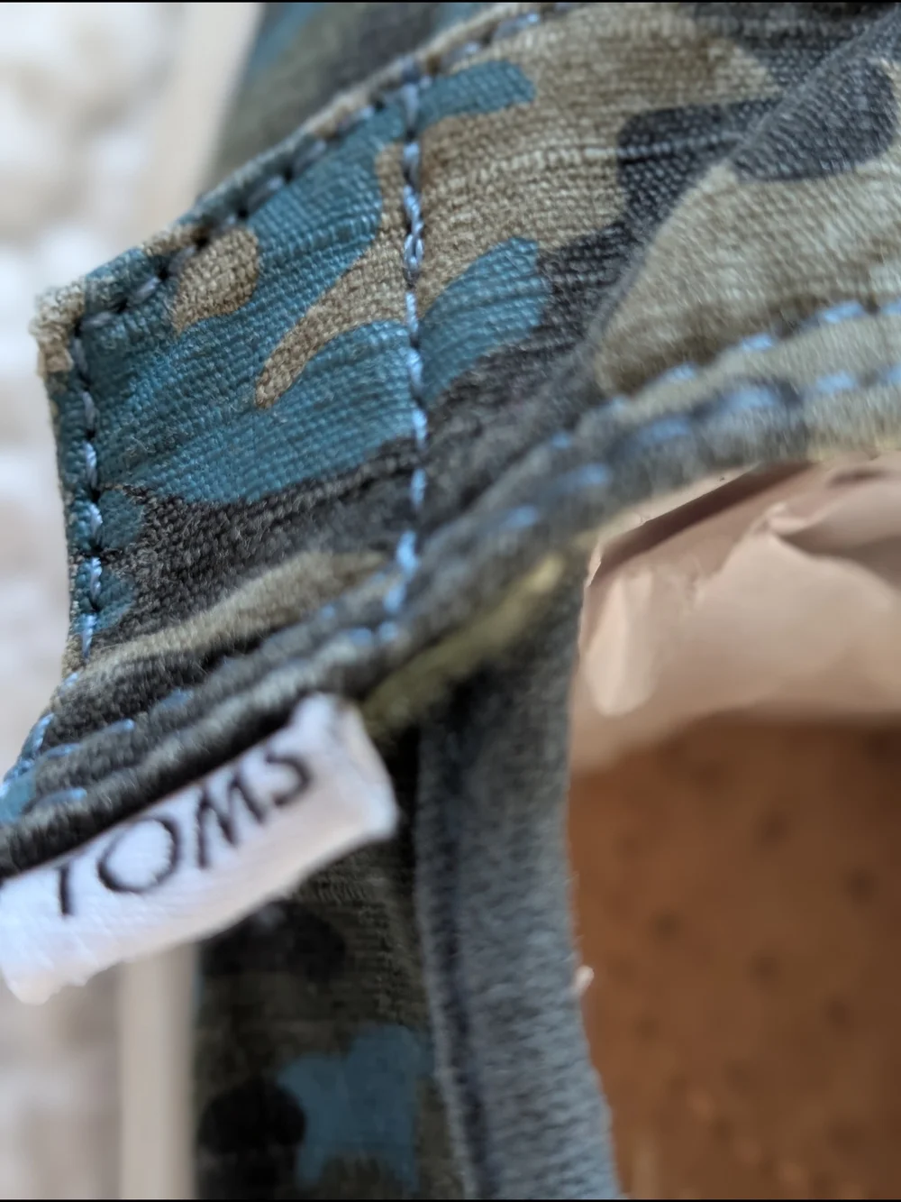 Great Condition: Tom’s Alpargata Blue Gray Camo Kids 8  ◦ Normal Pre-Owned Wear